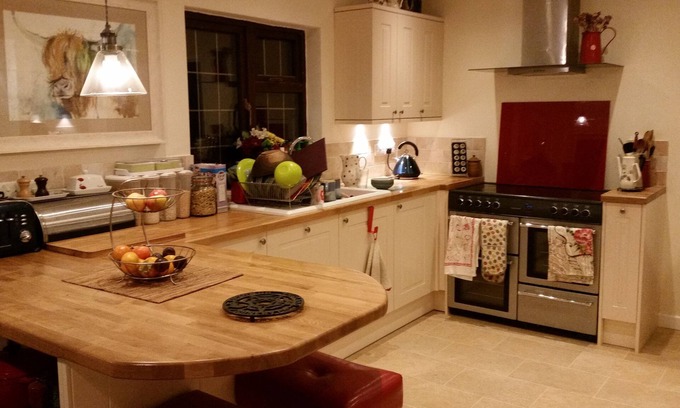 Bicester House | Family home in beautiful Oxfordshire countryside! Garden, parking & local walks.
