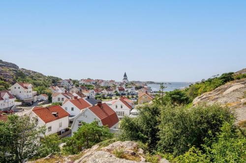 Skaerhamn Villa | Family home near the ocean, with large patio & BBQ