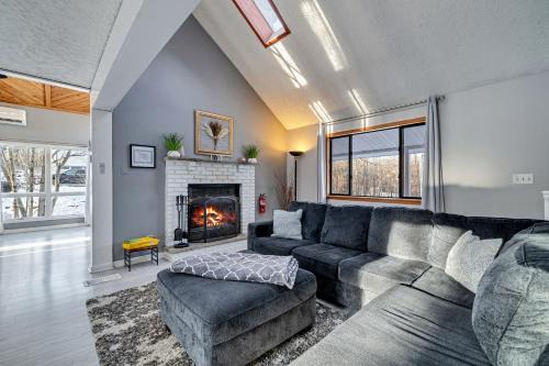 Long Pond House | Family Home W Hot Tub - 1 Mile To Lake