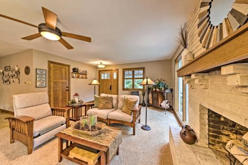 Effingham House | Family Home with Deck on Lake Sara Pets are Welcome