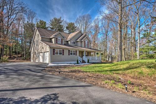 Cobble Creek Estates House | Family Home with Deck about 2 Mi to Camelback Mountain!