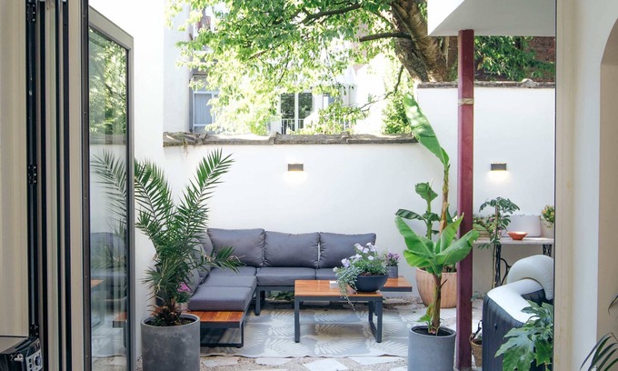 Brederode House | Family home with garden, jacuzzi & bbq