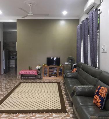 Kangar House | Family Homestay Kangar