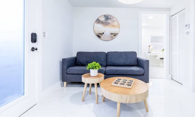 Gladeview House | Family House | 10 mins to Wynwood | Fire pit