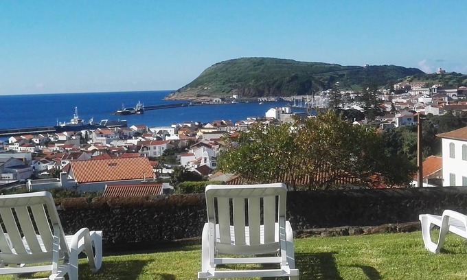 Conceicao House | ★ Family House ★ Fantastic view over the Horta bay