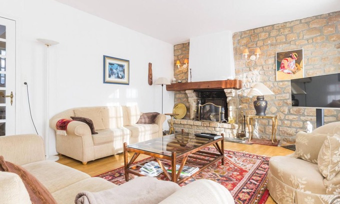 Le Val-Saint-Pere Cottage | Family house in Avranches with garden and parking