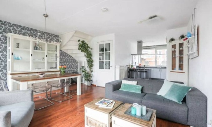 Municipality of Purmerend House | Family house near Amsterdam with private parking spot