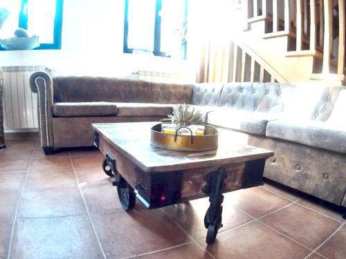 Castro Urdiales House | Family House near Otañes with Mountain View