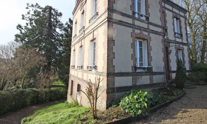 Saint-Sulpice-sur-Risle House | family house rented overnight, weekend or week.