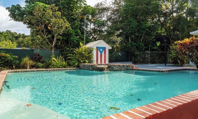Cienaga Baja House | Family House w. Pool, Parking & Basketball Court! In Rainforest!10 min to beach!