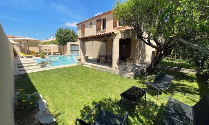 Poussan House | Family house with swimming pool "Villa Aldo" Meublé de tourisme* (furnished holiday accommodation)