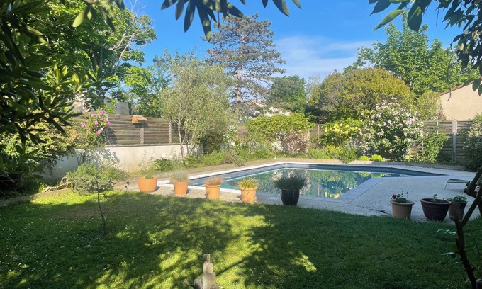 Pibrac House | Family house with swimming pool in charming village