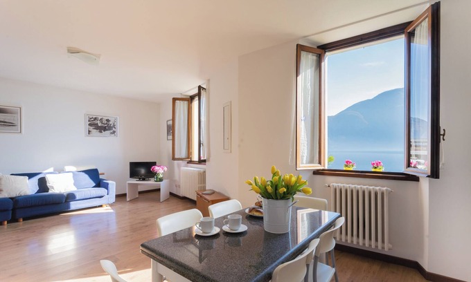 Azzano Apartment | Family Lake Apartment