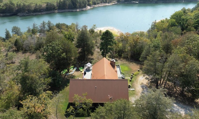 Eureka Springs House | Family Lake Front Home, Kayaks, Propane Fire pit