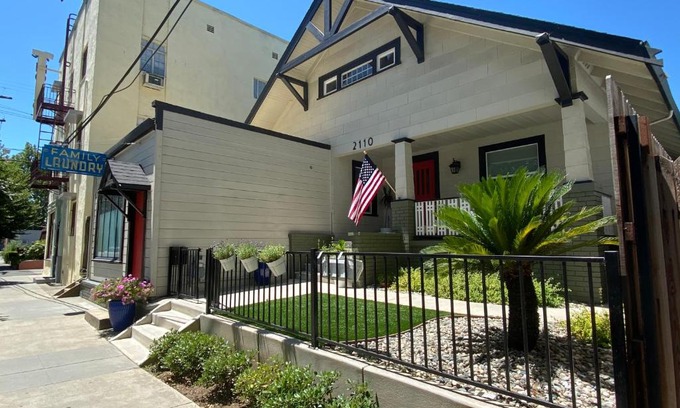 Downtown Sacramento Bed & Breakfast | Family Laundry & Spa