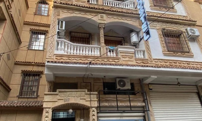 Algiers Apartment | Family Lounge