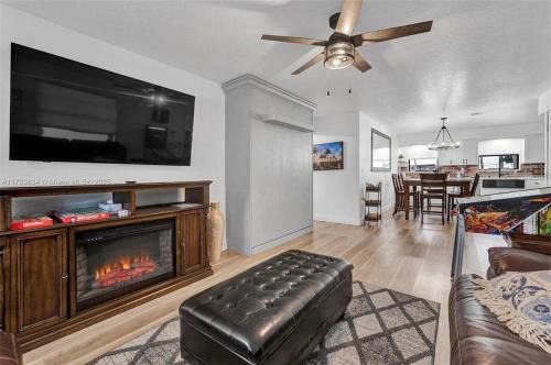Lantana Apartment | Family Luxury Rentals - 1111