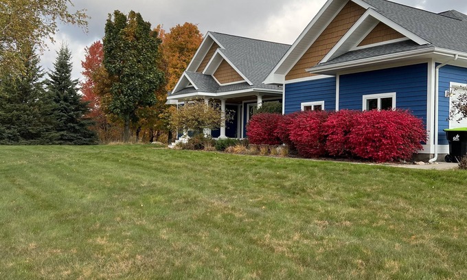 Gaylord Resort | Family Luxury Resort Home (Sking/Golf) Treetops, Otsego, Shanty, Boyne