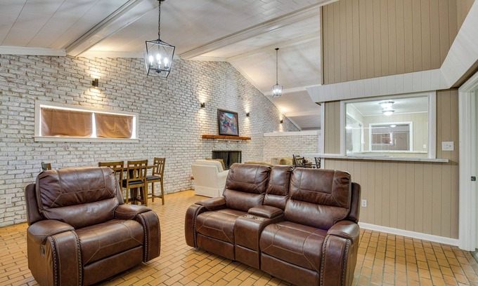 Overton House | Family Overton Vacation Rental ~ 21 Mi to Tyler!