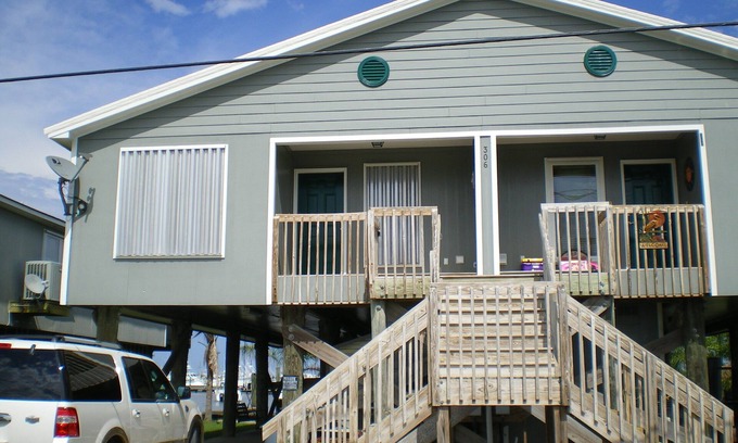 Venice Condo | Family Owned Waterfront 3 Bedroom/2 Bath Fully Furnished Condo