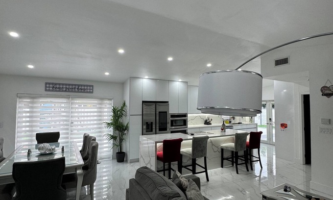 Miami Gardens House | Family Paradise has entertainment for everyone in the property it's cozy & fun!
