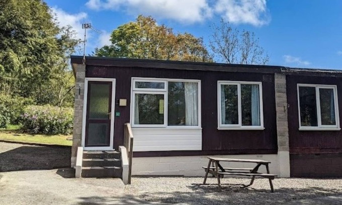 Kilkhampton Ski Chalet | Family & Pet friendly 2 bedroom Chalet near Bude, Cornwall
