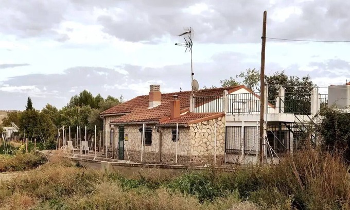 Chinchon Other | Family/pet-friendly farmstay w/pool, bbq, play area near parque warner madrid