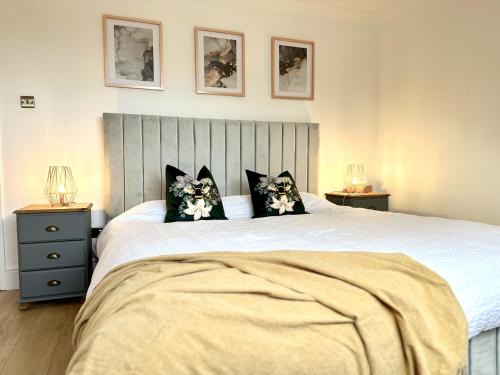 Ashwick House | Family & pet friendly house + private garden