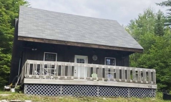 Londonderry House | Family/Pet Friendly Cabin w/Modern Upgrades: Minutes to Mountains, Farms, Lake