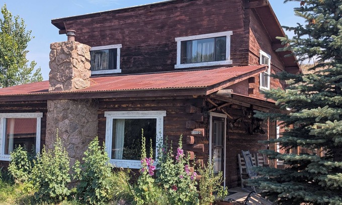 Del Norte Cabin | Family Ranch with Guest Cabin
