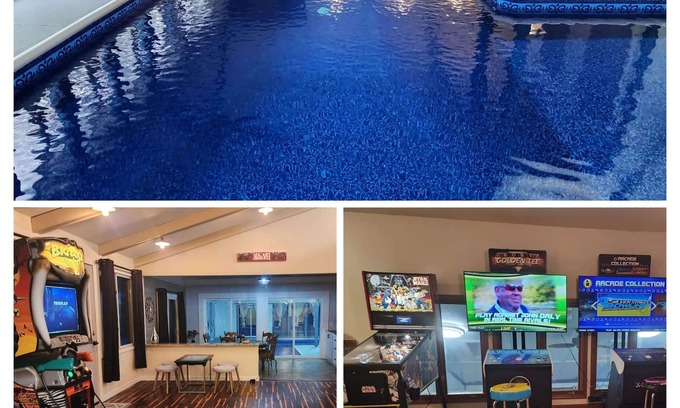 Janesville House | *Family Retreat* *Indoor Pool* *Arcade*