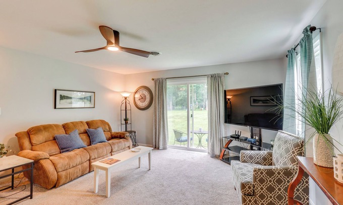 Elizabethtown House | Family Retreat Near Hersheypark w/Horse Farm View