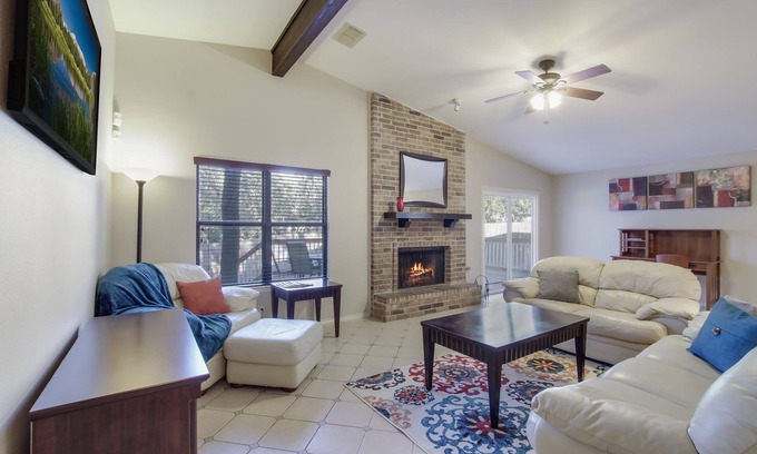 Great Northwest House | Family Retreat! New Kitchen, Large Deck!