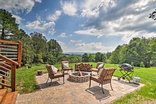 Berryville House | Family Retreat with Deck Near Appalachian Trail!