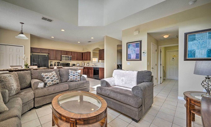 Watersong House | Family Retreat with Lanai ~ 12 Mi to Disney!