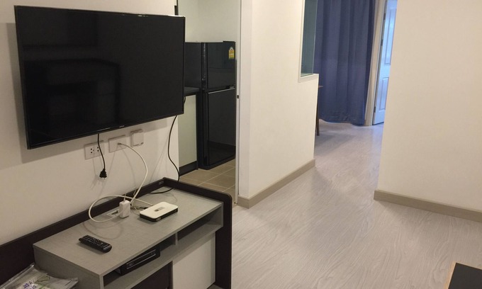 Hua Mak Apartment | Family room 1-4 people (1 extra bed)* baby cot*