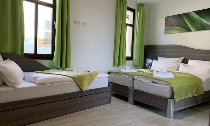 Stadtlengsfeld Apartment | Family room-Classic-Private Bathroom-Apartment