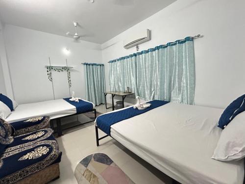 Ujjain House | Family Room - I