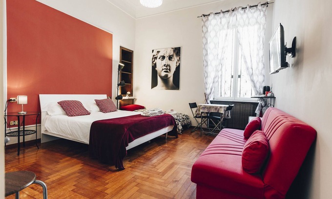 Chiaia Bed & Breakfast | Family Room in centre of Naples