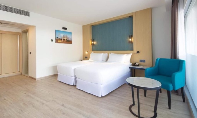 Beach & Coast Apartment | Family Room Near Al Khan Beach