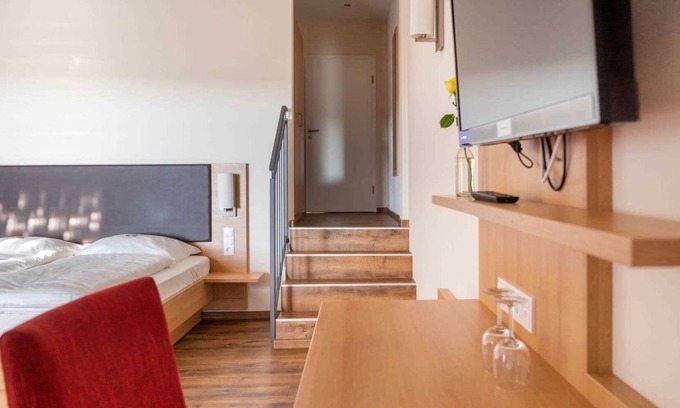 Oedheim Other | Family room Samtrot for 2-4 persons - Ferienhof Laurentius