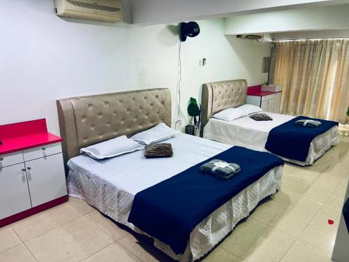 Ladang Padang Cicar House | Family Room with shared Bathroom