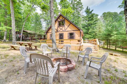 Higgins Lake House | Family Roscommon Home - 3 Mi to Higgins Lake