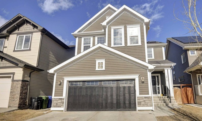 Silverado House | Family size beautiful house. 5 minutes to Spruce Medows and C Train station