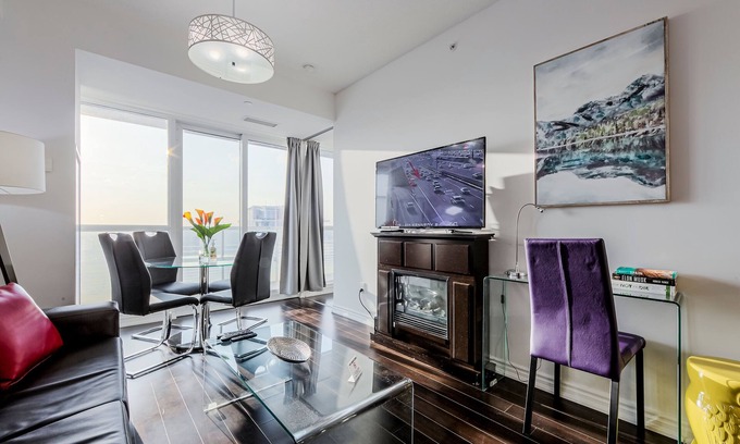 Bay Street Corridor Condo | Family Size downtown Toronto condo (Sleeps 6) w. Balcony near Sick Kids Hospital