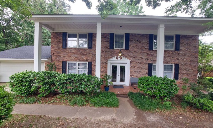 Forest Acres House | Family sized comfort near Fort Jackson
