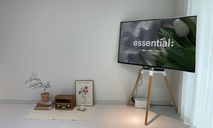 Suwon Apartment | Family-sized condo in bustling district where modernity and tradition coexist!