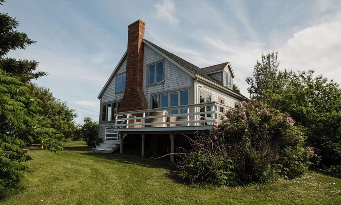 Cavendish Cottage | Family sized cottage, great for hosting the entire family!