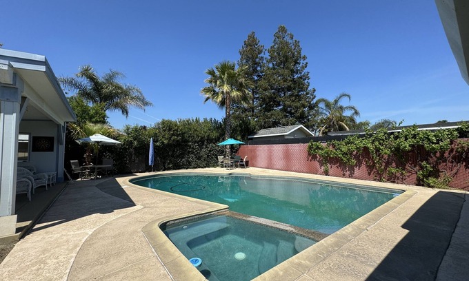 Atwater House | Family Sized home w/Pool, Pool table, ping pong & darts in a central location!