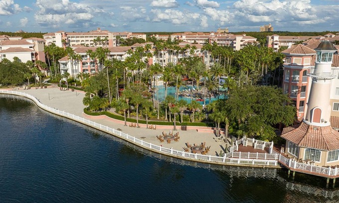 Williamsburg Villa | Family sized villa near theme park & attractions with amenities galore.